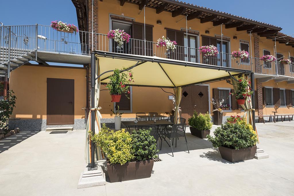 Costa Catterina B&B Castagnito Exterior photo